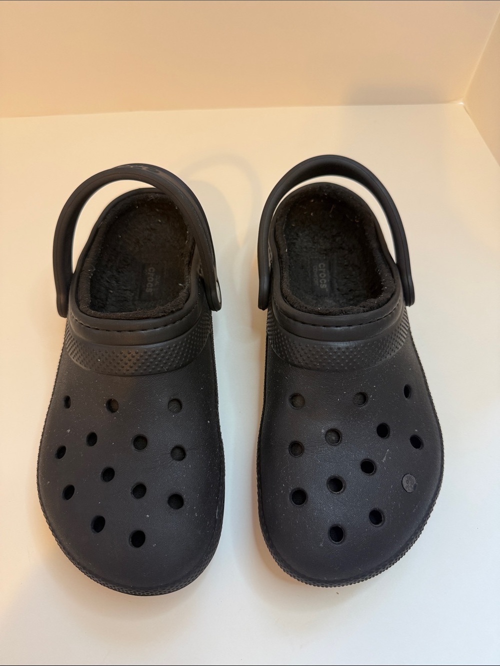 Crocs Classic Black Fleece Lined Clogs Unisex Men’s 8 Women’s 10 Cozy Comfort - Picture 2 of 7